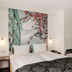 helvetia-hotel-munich-city-center.com-bavaria.com/